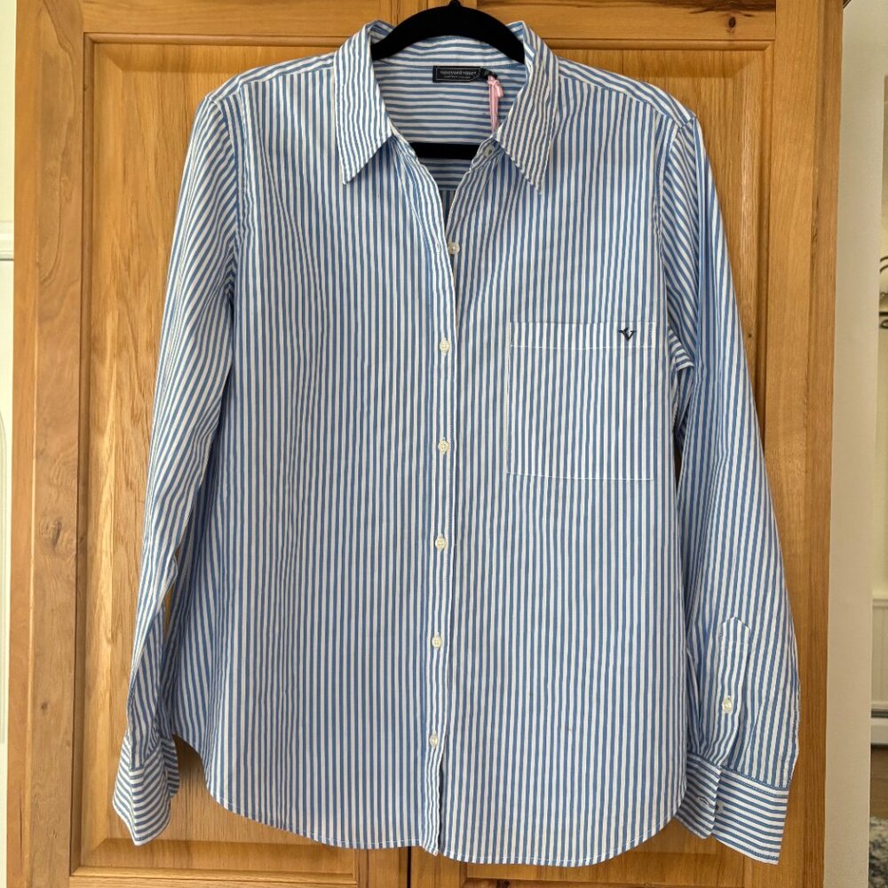 Ladies Vineyard Vines Button Down Size Large
